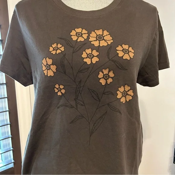 NWT American Eagle short sleeve shirt with floral graphic size M brown - Picture 2 of 6